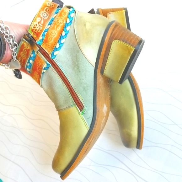 Anthropologie Shoes - SOCOFY Olive Eclectic  Artsy Greens Artisan Buckle Zipper Booties Leather EUC 39